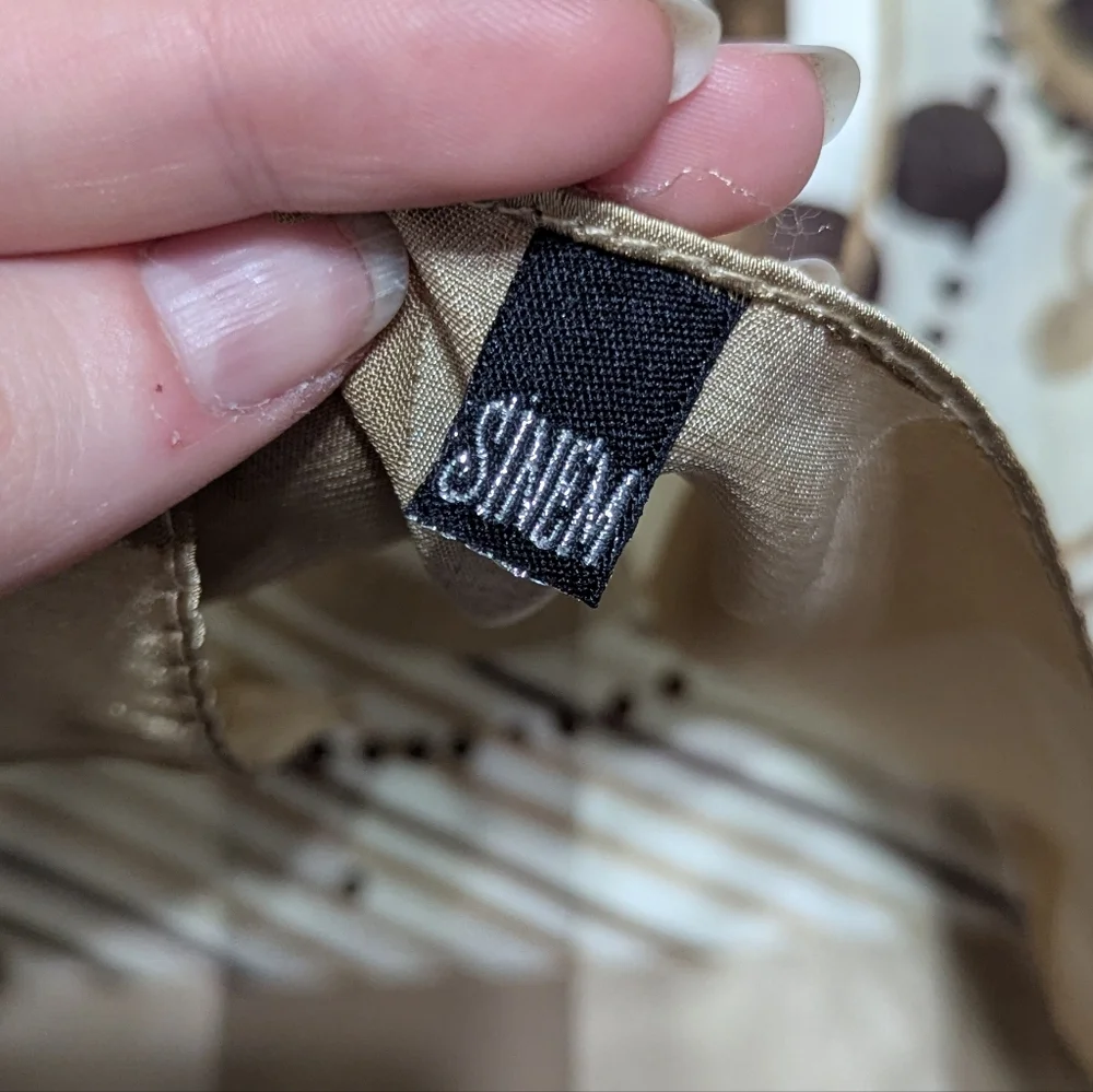 SINAM Geometric Patterned Scarf/Hijabi in Cream and Brown